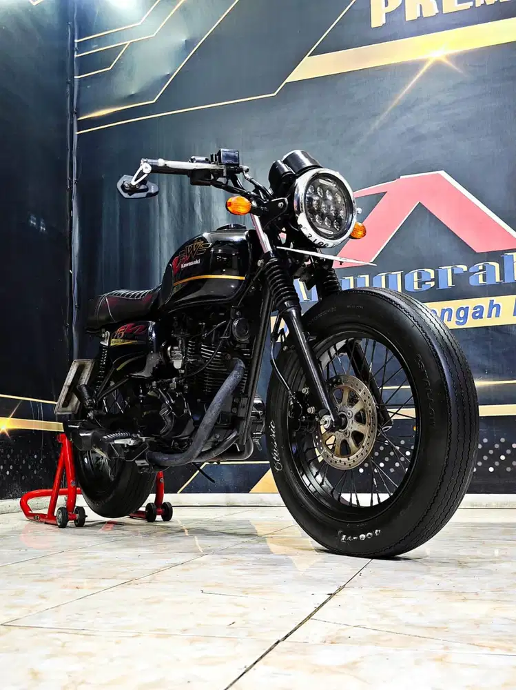 Stock terbaru  Kawasaki W175 SE Black style Reg 2023 dp 5jt an