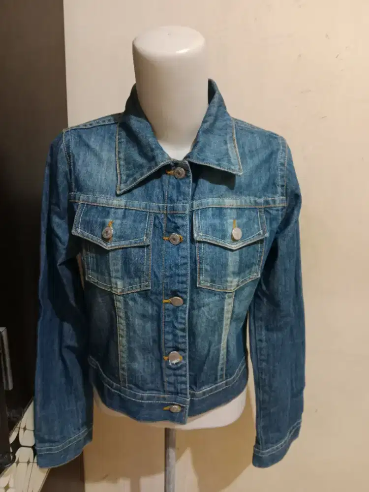 Jaket denim tebal