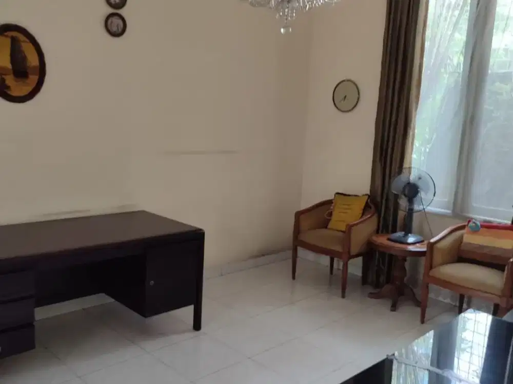 Rumah Hook Luas SHM di Danau Indah, LT 407 m², 4+1 Kamar, Hadap Utara-Barat