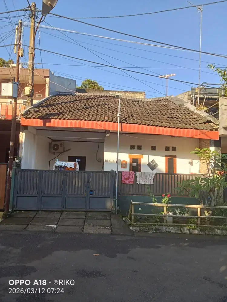 Rumah di tengah kota, akses tol, cocok untuk investasi