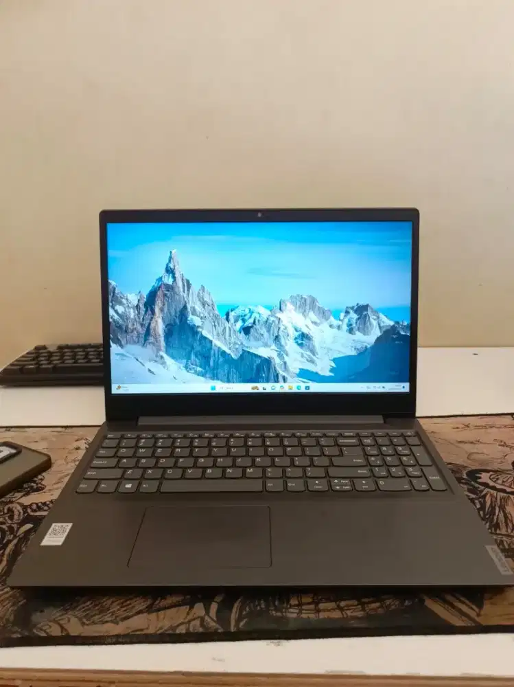 LENOVO V15 MURAH BU KONDISI OKE BAGUS