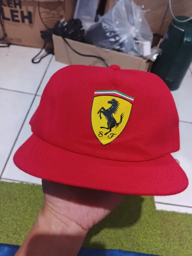 Topi Snapback Ferarri