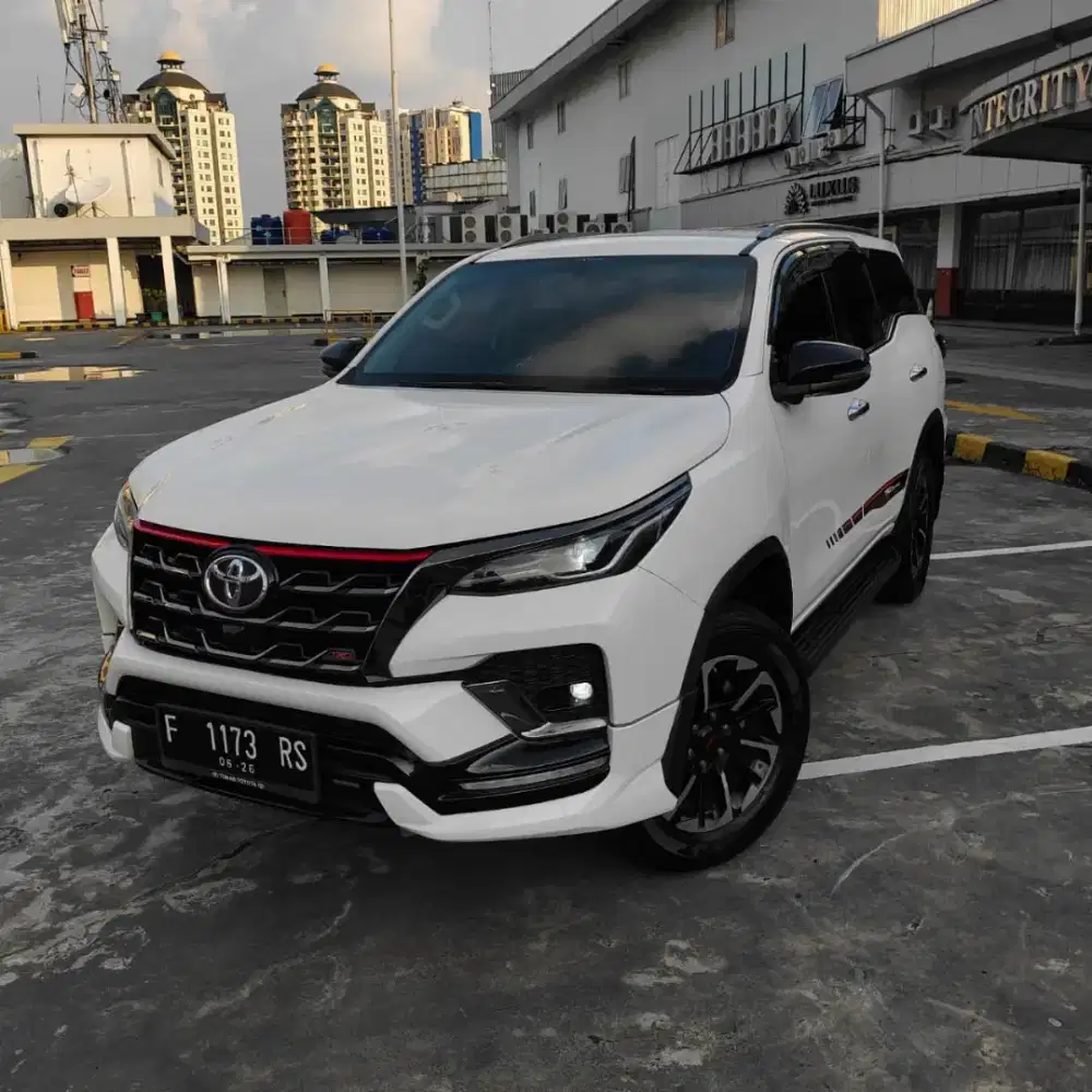 Toyota Fortuner VRZ 2.4TRD Diesel 2021 Putih