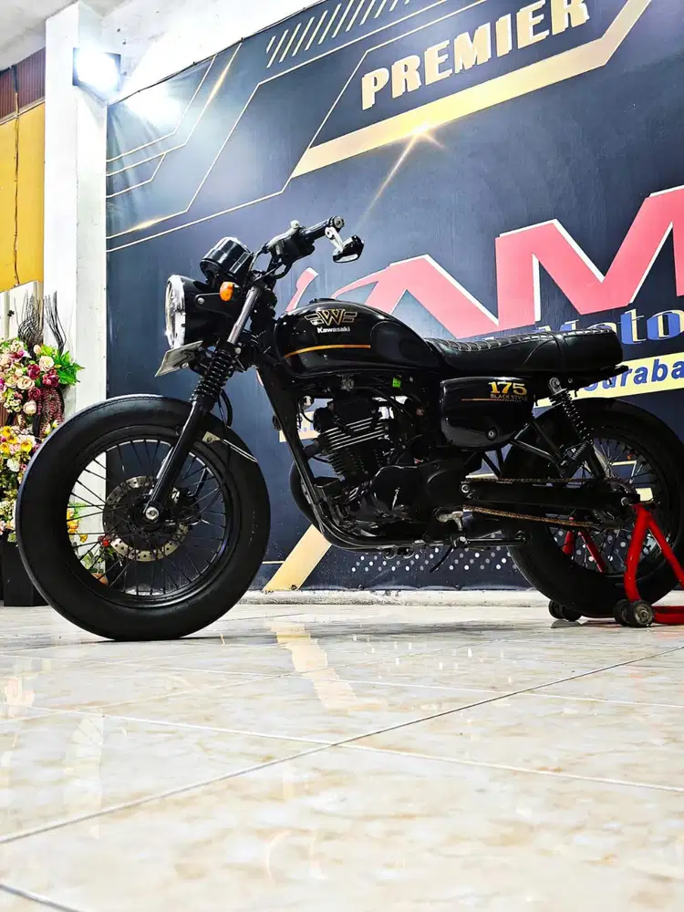 Kawasaki W175 SE Black style Reg 2023 dp 5jt an motor terbaik