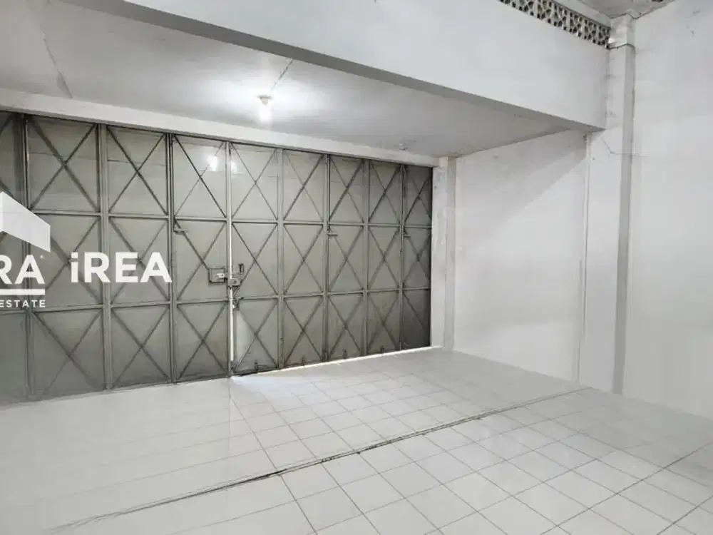 RUANG USAHA DAN RUMAH DI SOLO AREA KANTOR KECAMATAN BANJARSARI, SUPERINDO