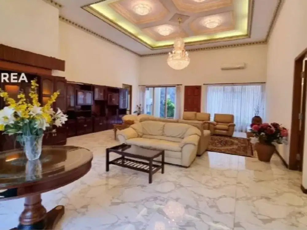 DIJUAL RUMAH MEWAH SIAP HUNI DI SOLO DEKAT SOLO GRAND MALL