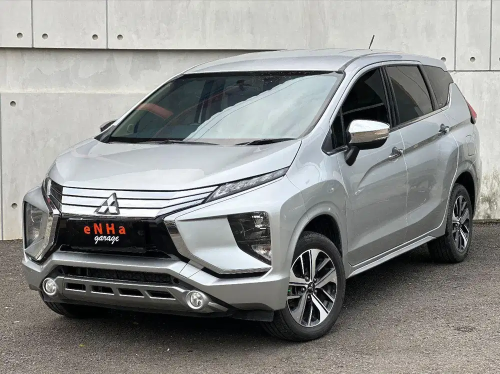 Mitsubishi Xpqnder Ultimate 1.5 A/T 2018.. eNHa garage Semarang..
