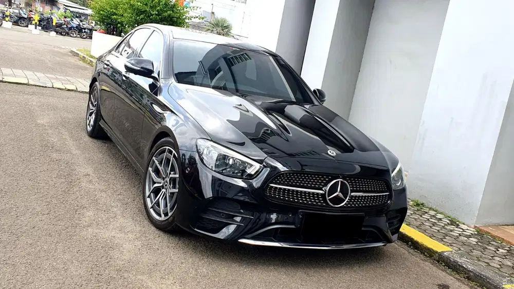[ LOW KM 10RB ] Mercedes Benz Mercy E 300 E300 AMG W213 2023/2024
