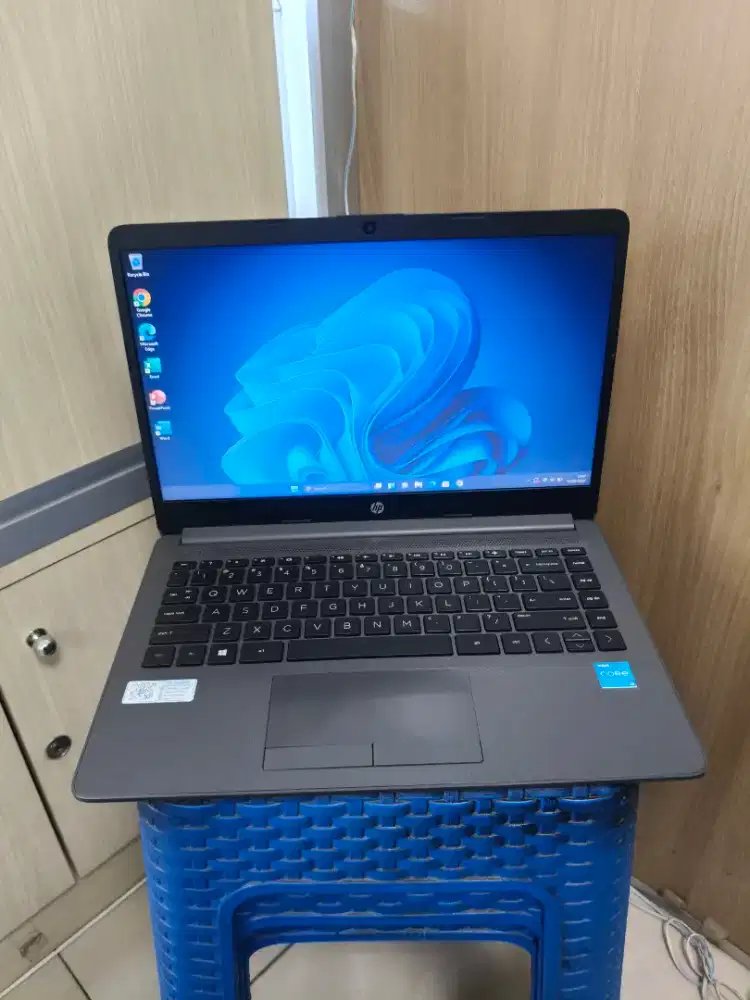LAPTOP HP 14 240 G8 CORE I3-1115G4 RAM 8 GB SSD 256 GB MULUS
