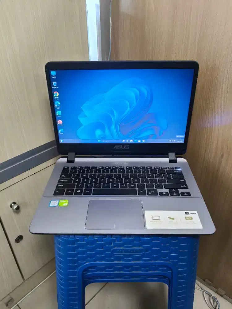 LAPTOP ASUS A407U CORE I5-8250U RAM 4 GB SSD 256 GB NVDIA MX110 2 GB