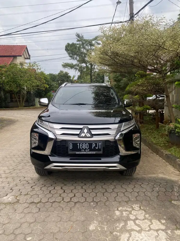 Mitsubishi pajero sport 2.5 Dakkar diesel AT hitam metalik
