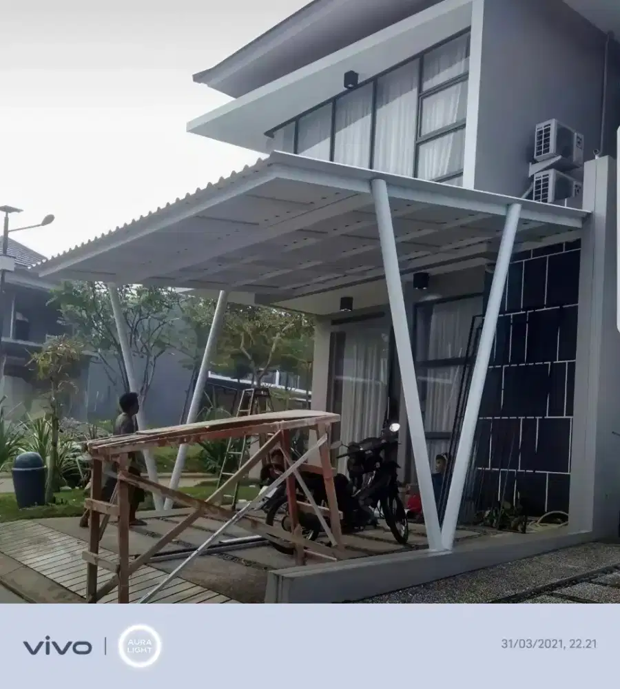 Kanopi rangka baja ringan