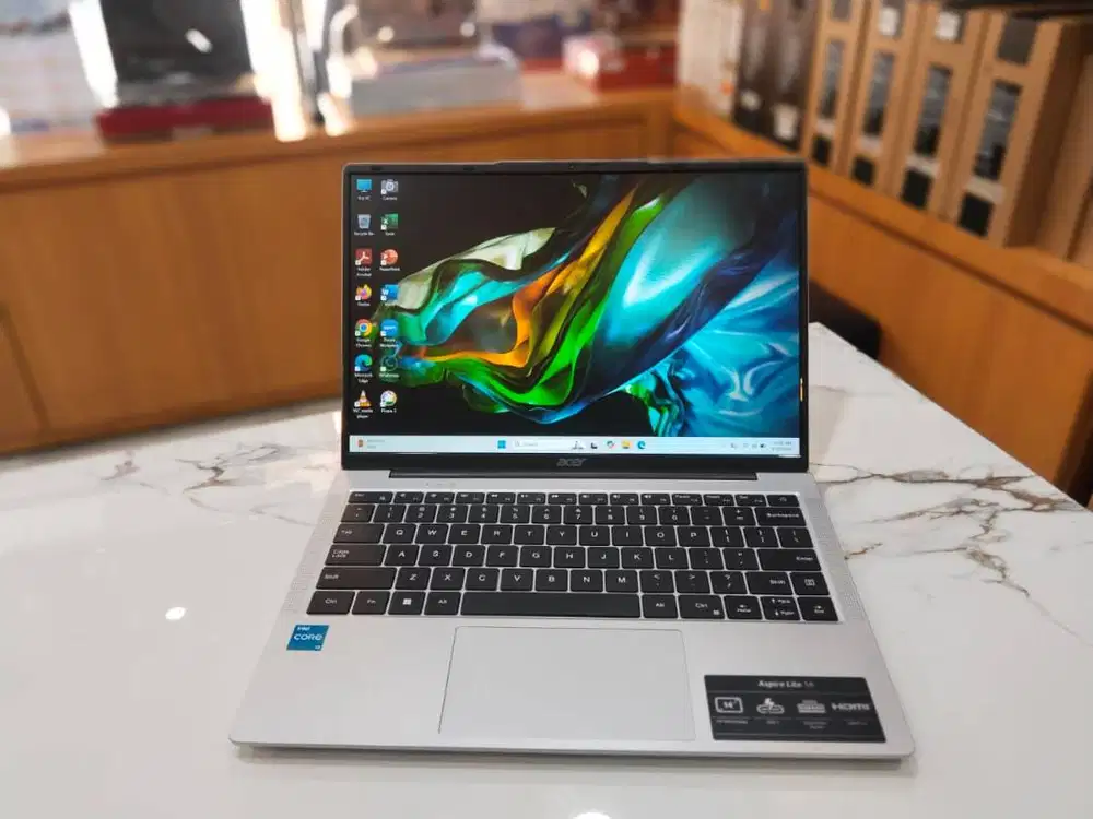 LIKE NEW!! ACER ASPIRE LITE 14 AL14-31P CORE I3-N300/RAM 8GB/SSD 512GB
