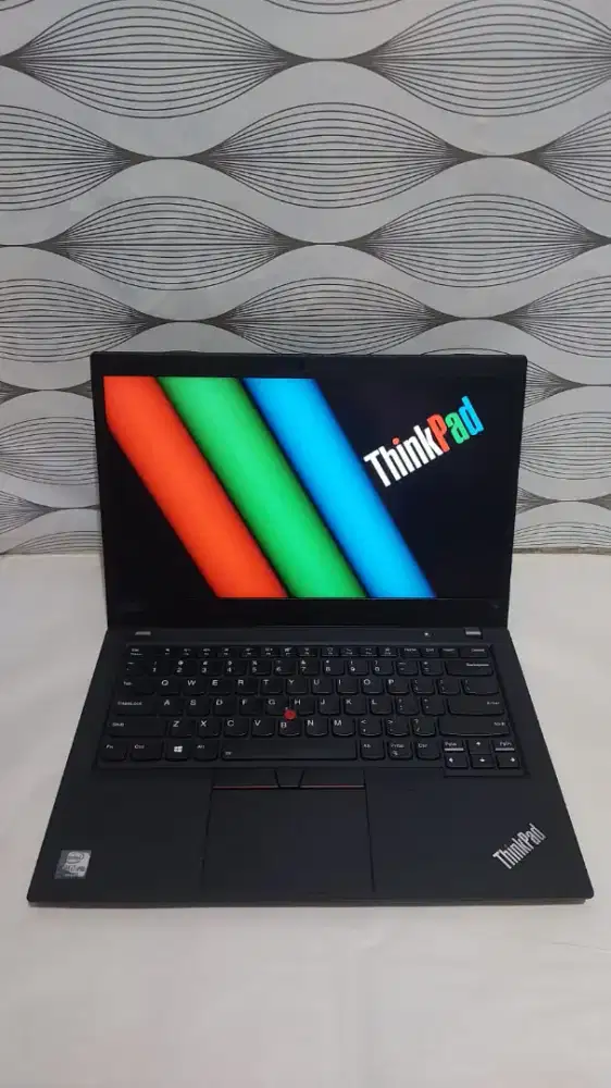 Lenovo Thinkpad T14 G1 i7 Gen10 Vpro Touch Screen 
Ram 16GB 
SSD 256GB