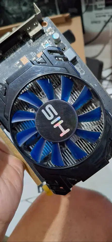 NORMAL NO MINUS his radeon r7 240 2gb ddr5 KIARACONDONG