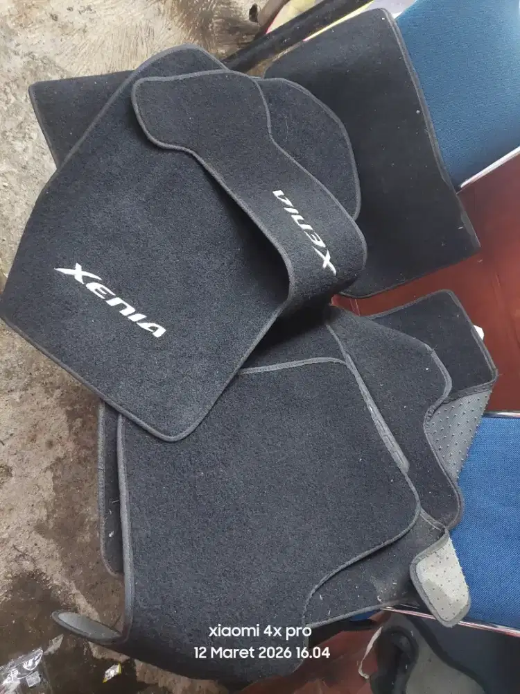 karpet mobil bekas