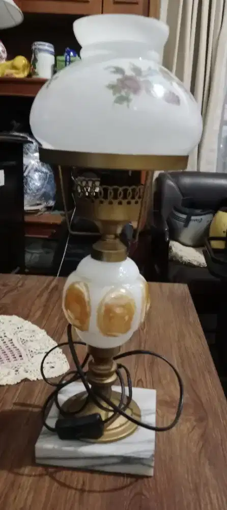 Lampu Meja Marmer Antik