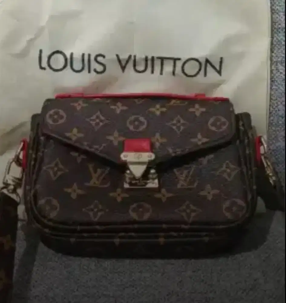 Louis Vuitton Pochette Metis