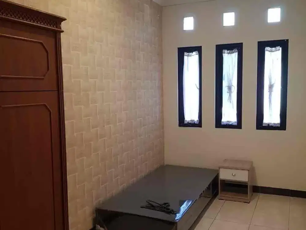 Ruko JL Ahmad Yani Cicadas 
LT 60
LB 175 
4 lantai
4 KT
3 KM
Ac
Full furnish 
60 jt per tahun