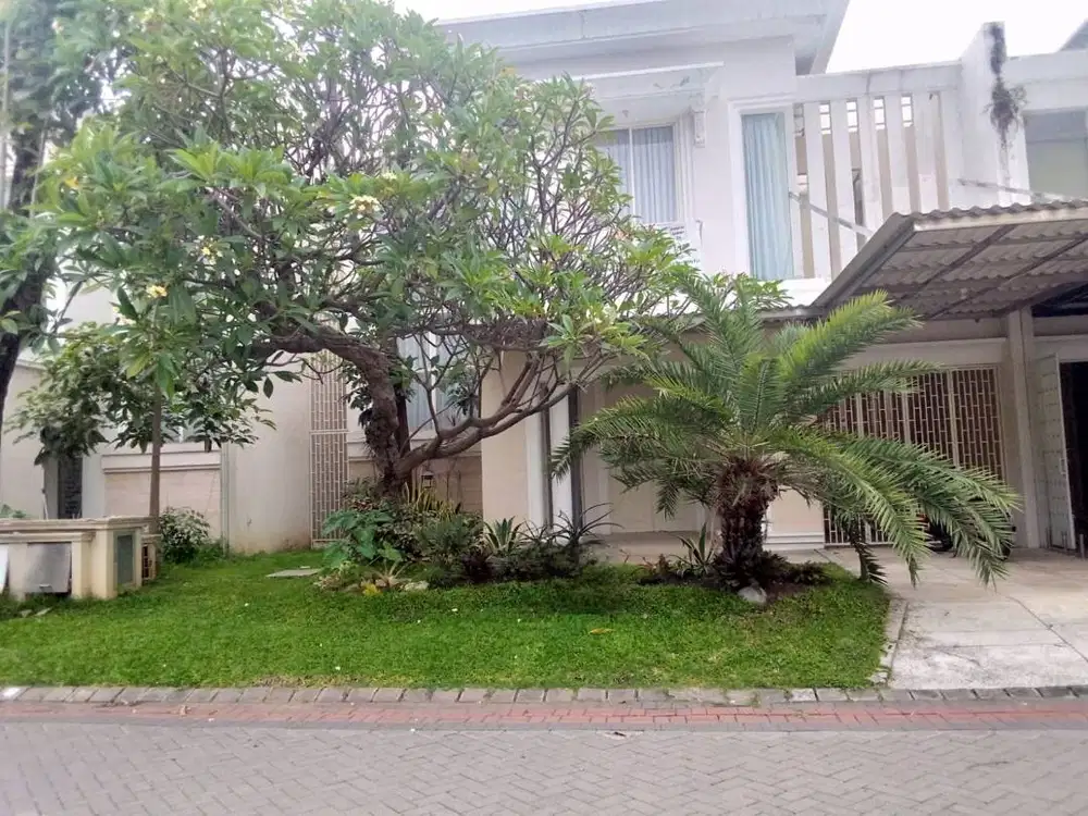 Dijual Rumah Pakuwon City Semi Furnish 2 Lantai Siap Huni Bagus Terawa