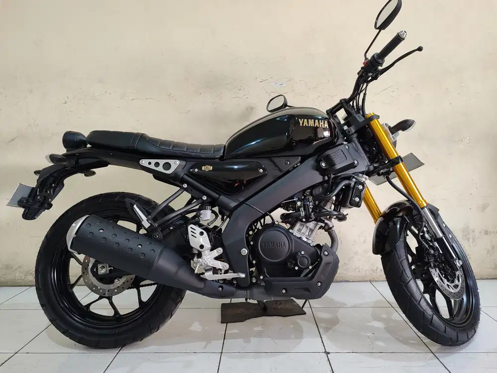 YAMAHA XSR 155 hitam 2025 istimewa mulus terawat siap pakai...