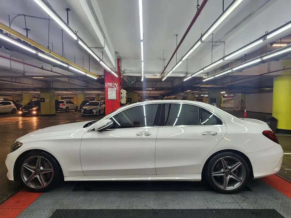 Mercedes-Benz C300 2018 Bensin