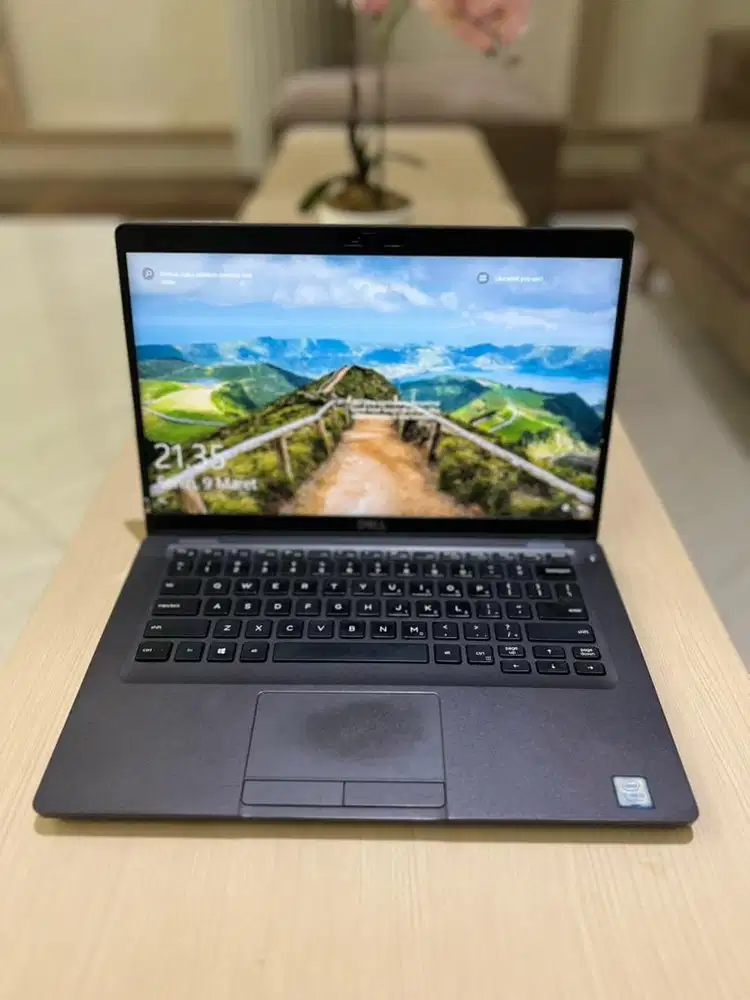 Dell Latitude 5400 Core i5-8563u RAM 8 GB SSD 256GB.