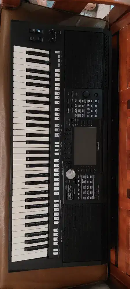 Keyboard yamaha Psr-S 975