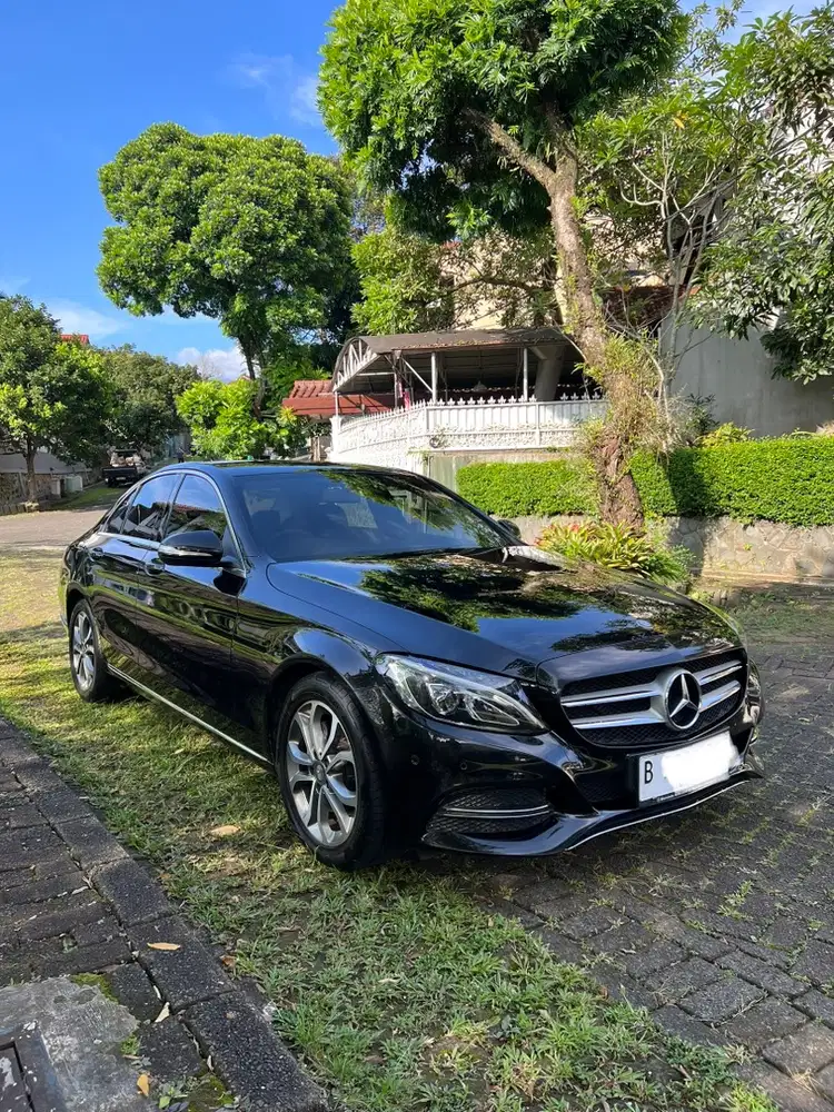 Mercedes C200 Super Low KM (Seperti Baru)