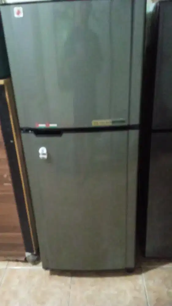 Jual kulkas 2 pintu merk toshiba