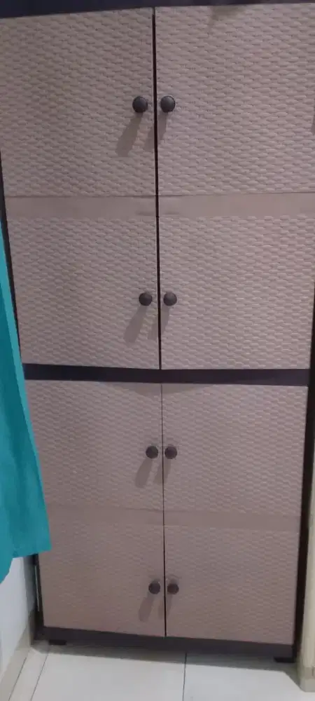 Lemari Pakaian 2 pintu