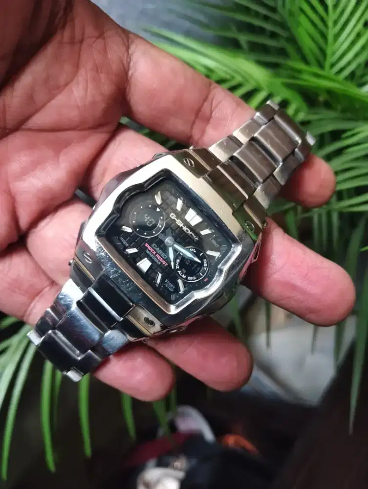 Casio G shock g011d (not seiko, citizen, tag, oris, mido, omega)