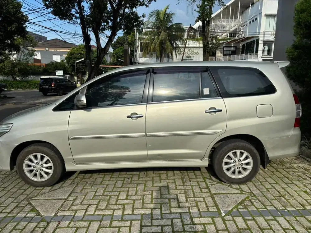 INNOVA V BENSIN 2014 MATIC