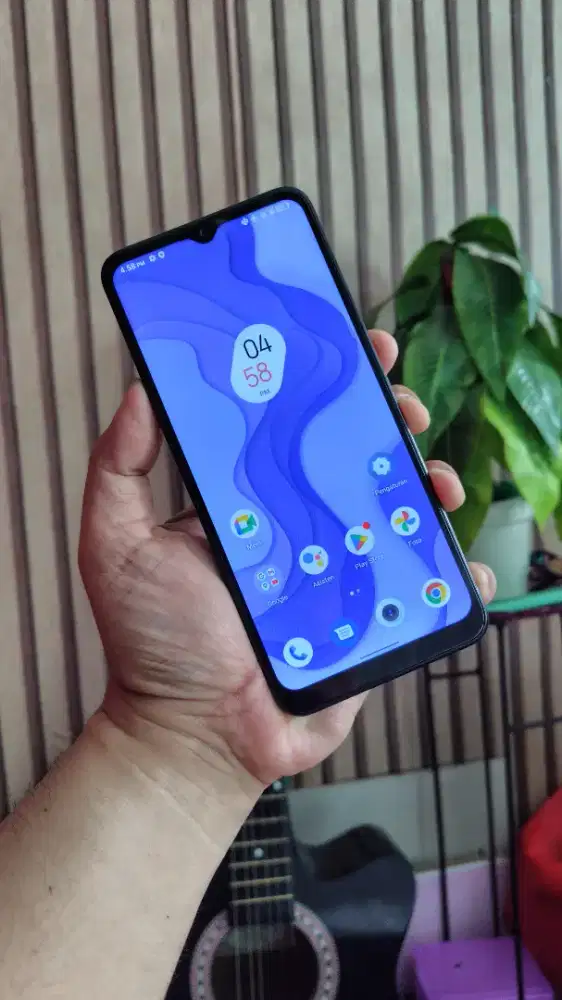 Sharp Aquos V6 plus 4/64GB