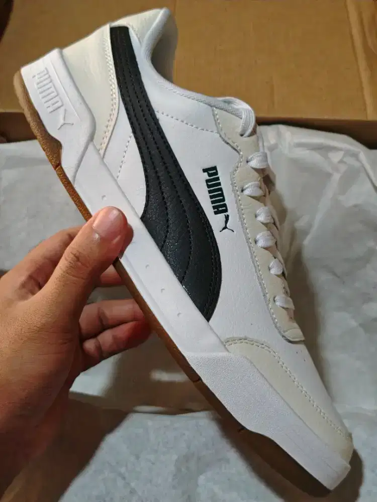 PUMA Sneakers Caracal Size 43 BNIB