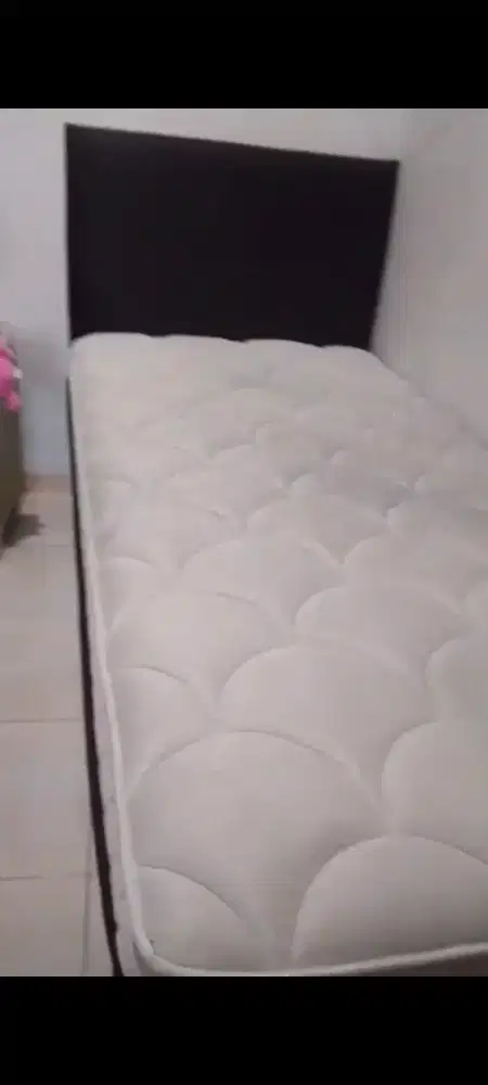 Tempat tidur 2 tingkat