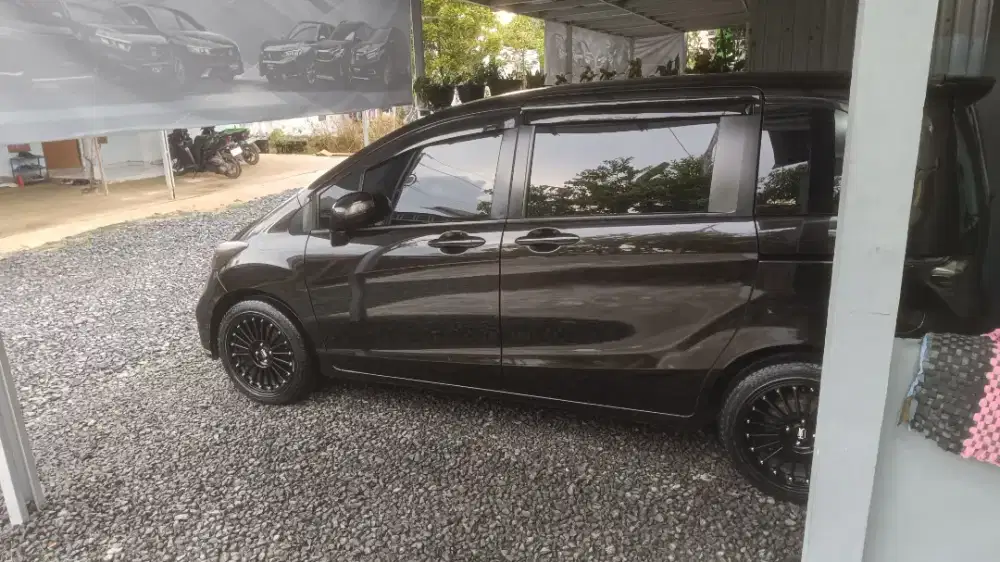 HONDA FREED 2013 PSD type tertinggi