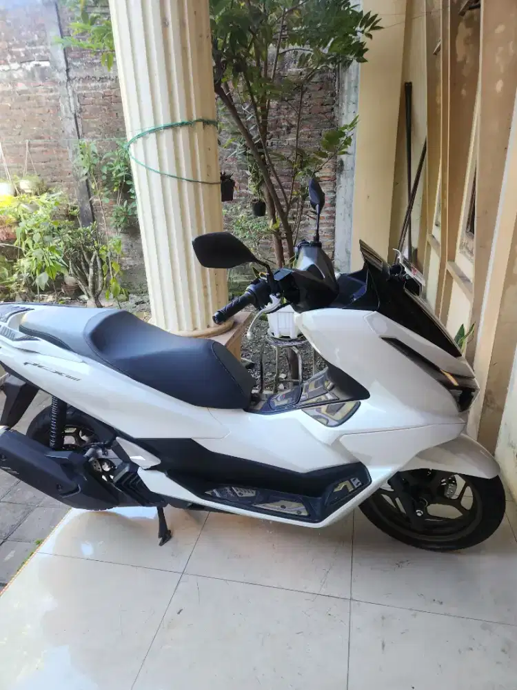 Pcx 160 abs putih model baru 2025 low km pajak baru Gbm
