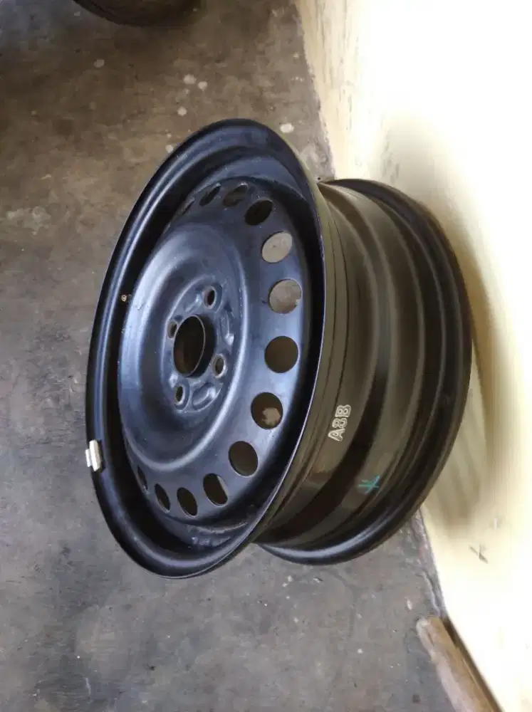 Velg kaleng r15