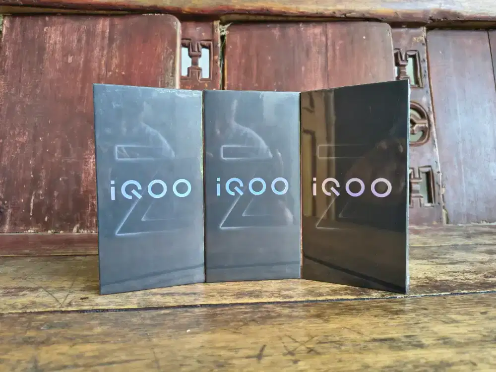 Iqoo Z10 5G 12/256 BARU SEGEL DUS Batre 7300 mAh