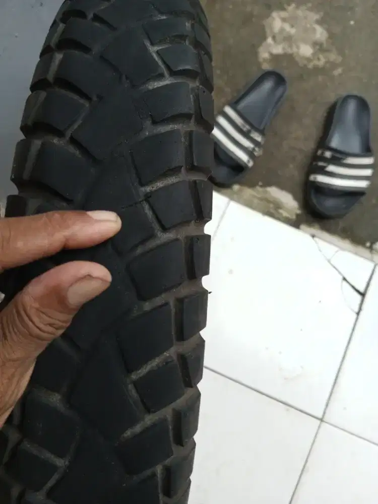 Ban Luar Swallow 90/90-17