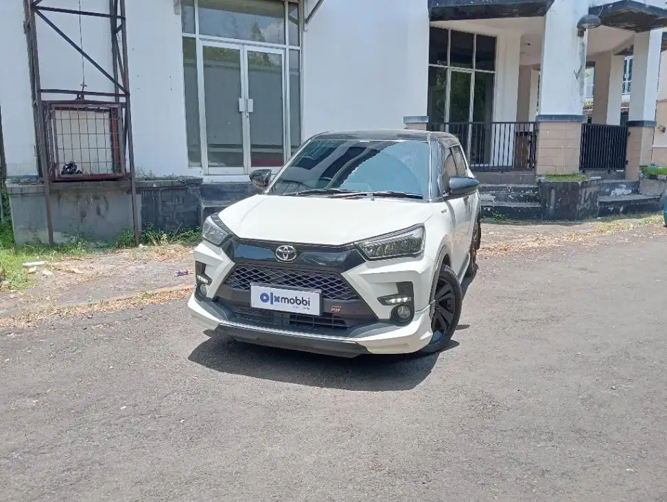 Like New - TOYOTA Raize 1.0 GR Sport Two Tone Bensin A/T 2023 PUTIH