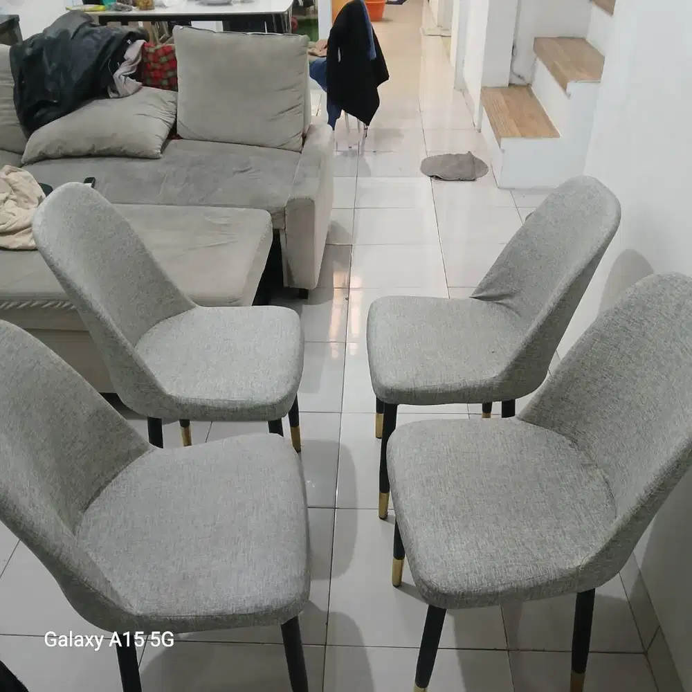 Kursi meja makan 4 set murmer