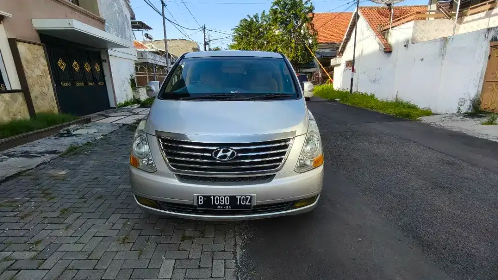 Hyundai H1 royale 2012