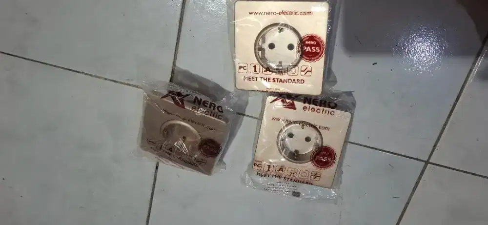 Nero stopkontak dan saklar