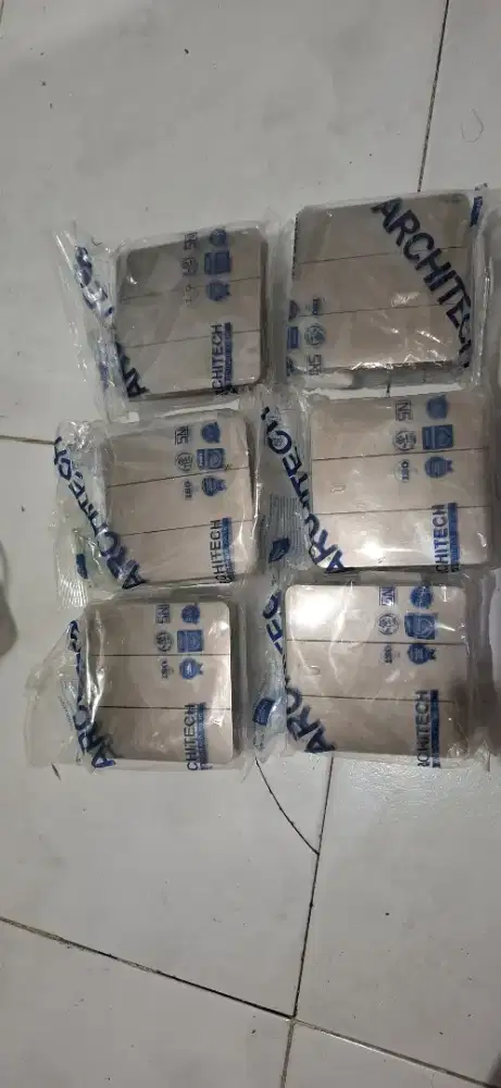 Stopkontak, saklar architech