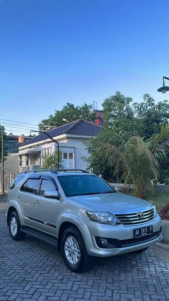 FORTUNER DIESEL MATIC LOW KM ISTIMEWA