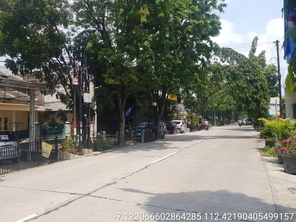 JUAL TEMPAT USAHA CAFE DI LAMONGAN, SHM 500M