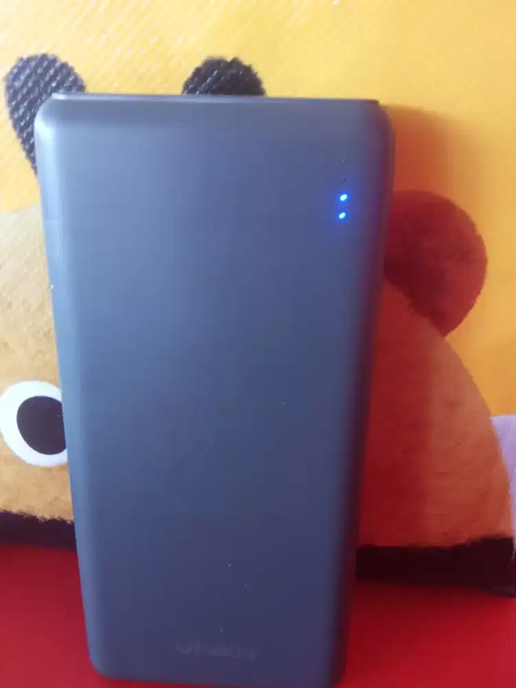 Power bank Vivan 5000mah baru seminggu