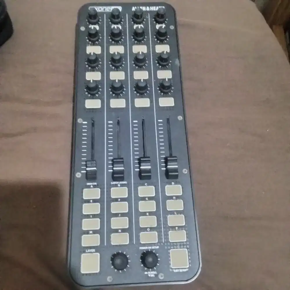 Jual kontroler dj xonek2. Alienhealt